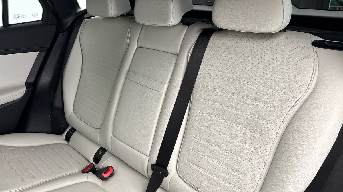 Mercedes-Benz GLC Image 8