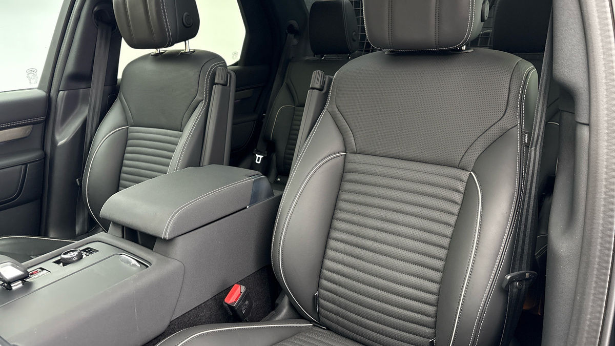 Land Rover Discovery Image 7