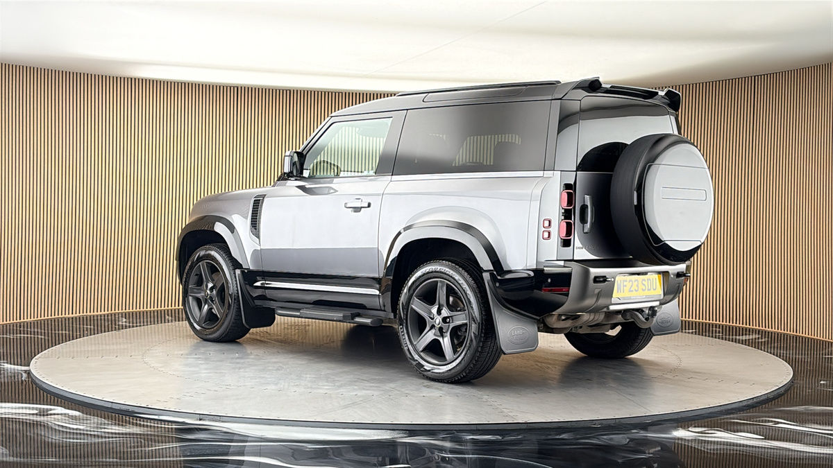 More views of Land Rover Defender 90