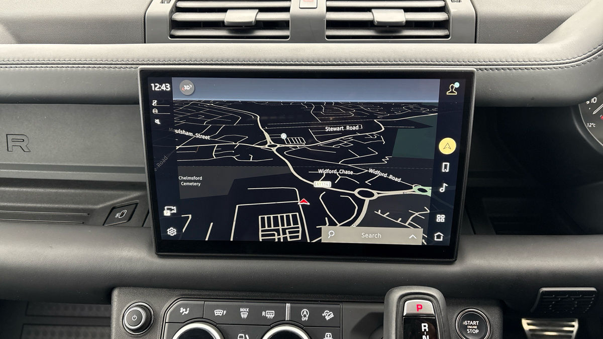 Land Rover Defender 90 Image 17