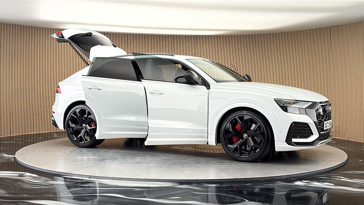 More views of Audi RSQ8