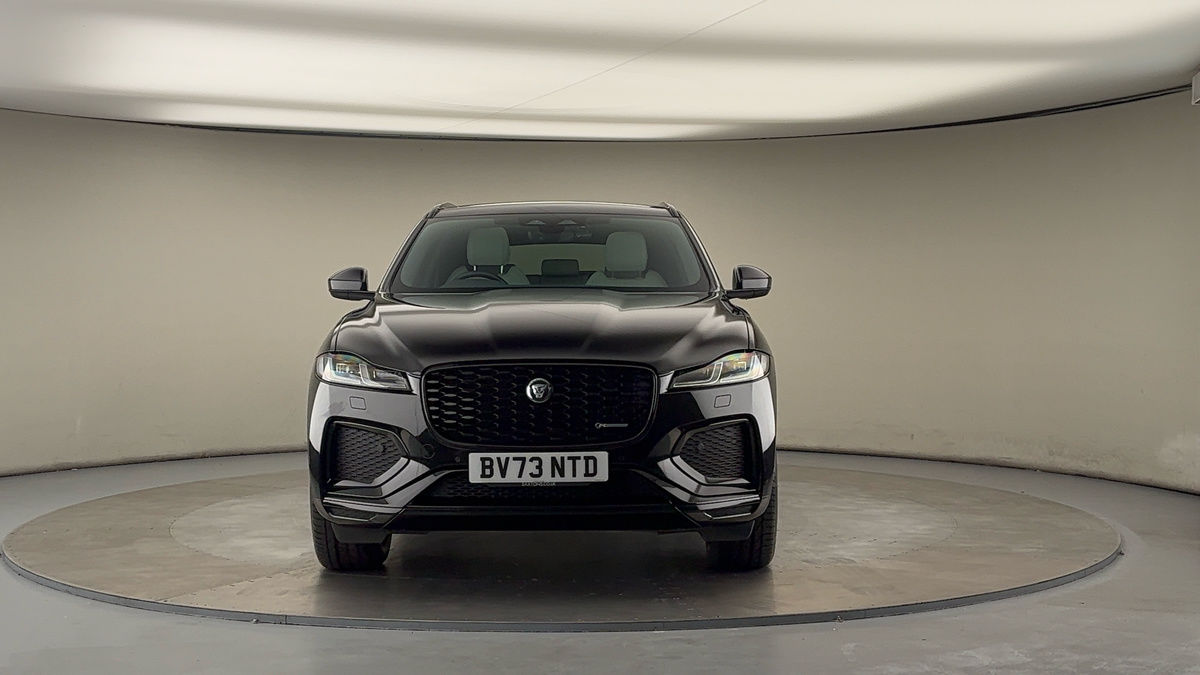 Jaguar F-PACE Image 3