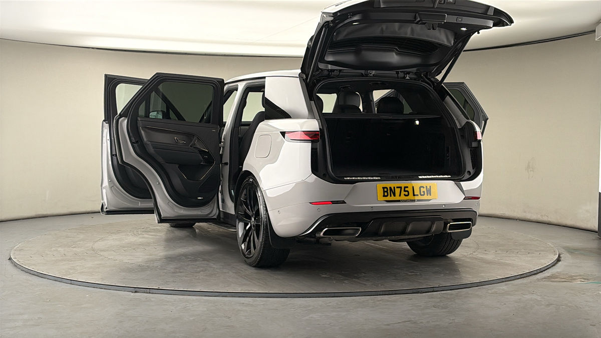 More views of Land Rover Range Rover Sport