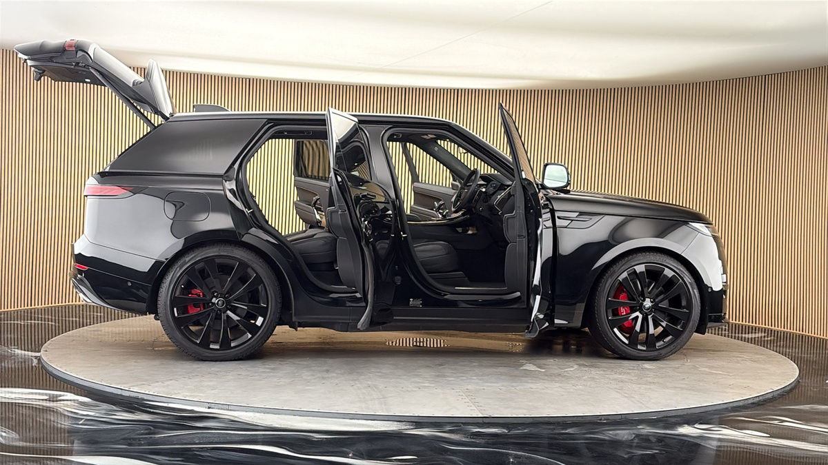 More views of Land Rover Range Rover Sport
