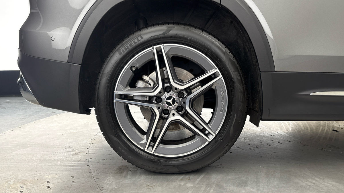 Mercedes-Benz GLB Image 10