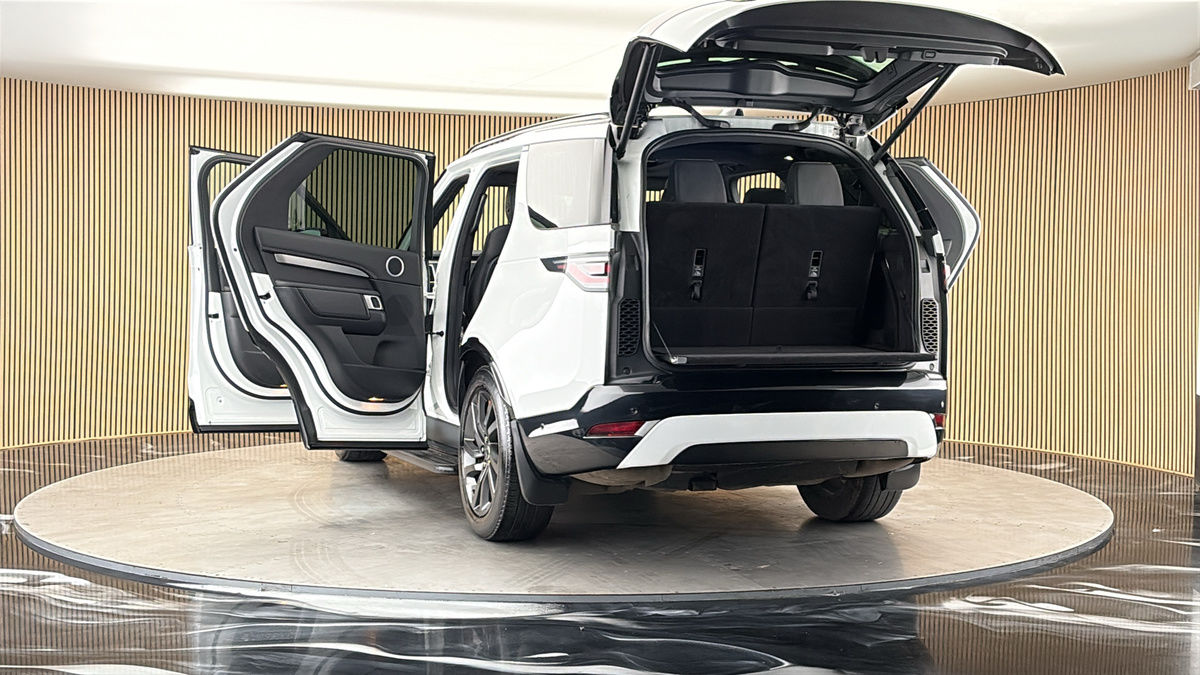 More views of Land Rover Discovery