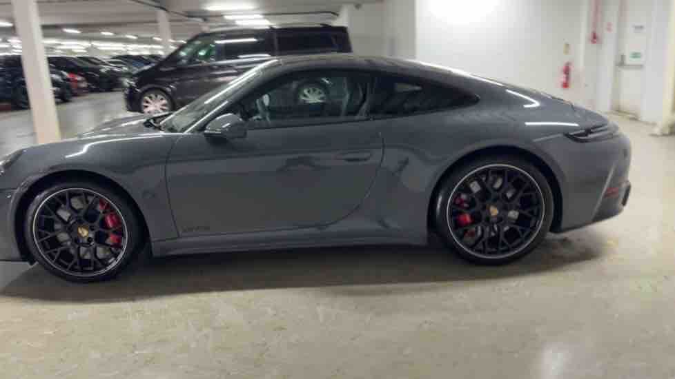 More views of Porsche 911