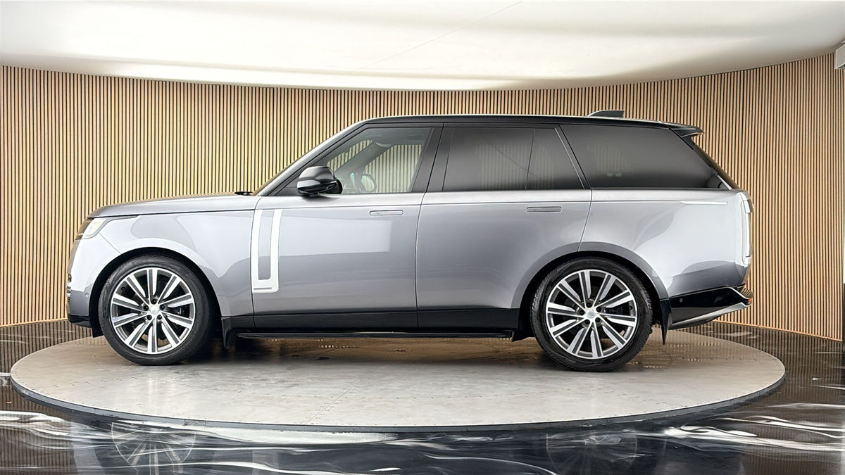 More views of Land Rover Range Rover