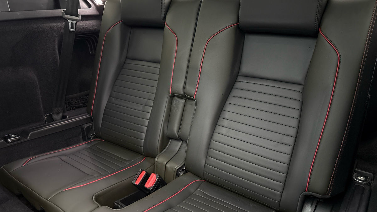 Land Rover Discovery Sport Image 25