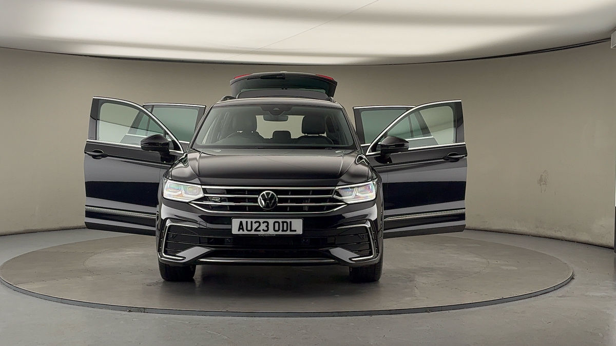 More views of Volkswagen Tiguan