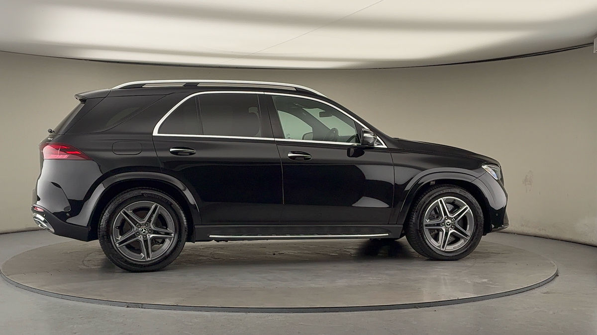 More views of Mercedes-Benz GLE