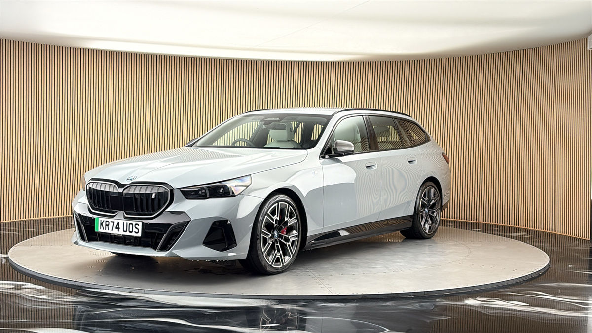 More views of BMW i5
