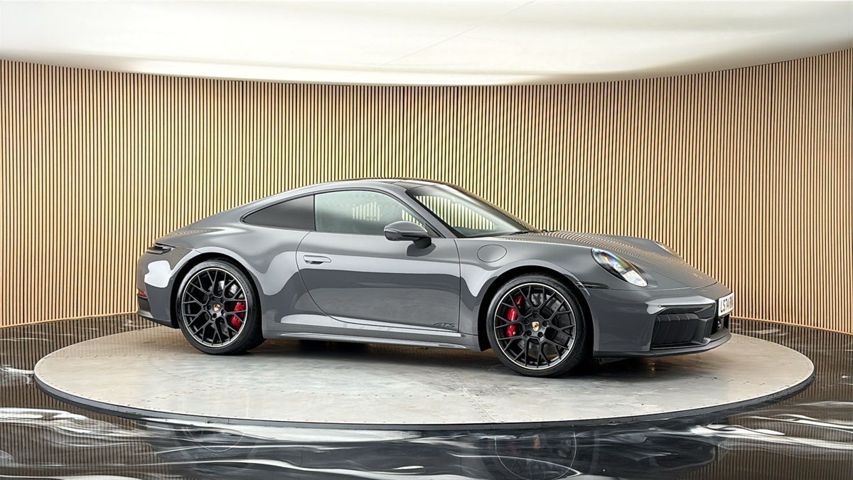 More views of Porsche 911