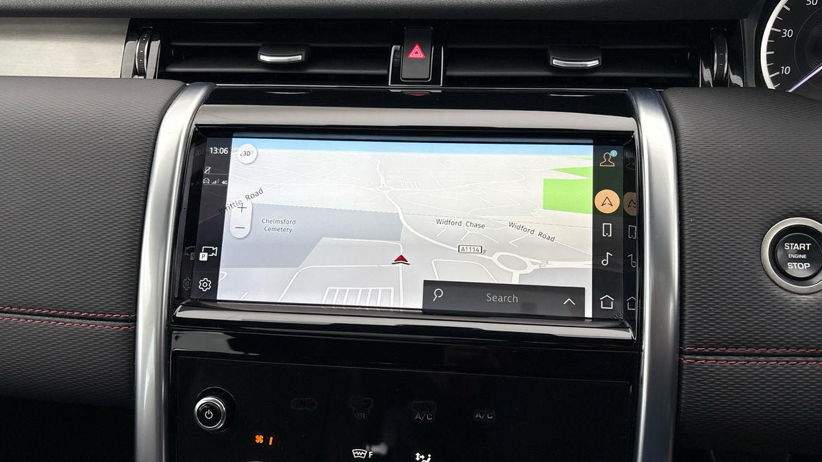 Land Rover Discovery Sport Image 17