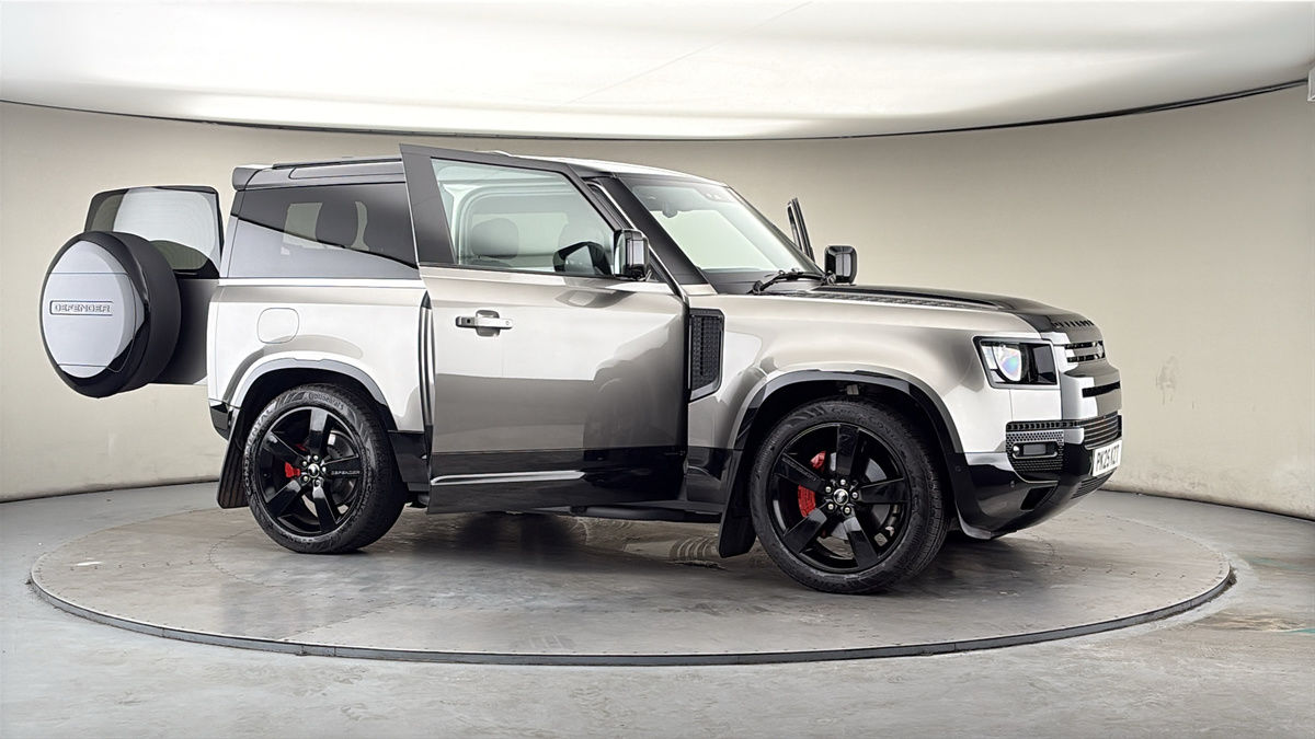 More views of Land Rover Defender 90