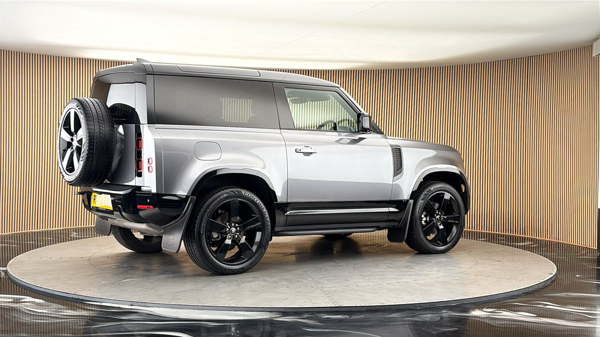 More views of Land Rover Defender 90