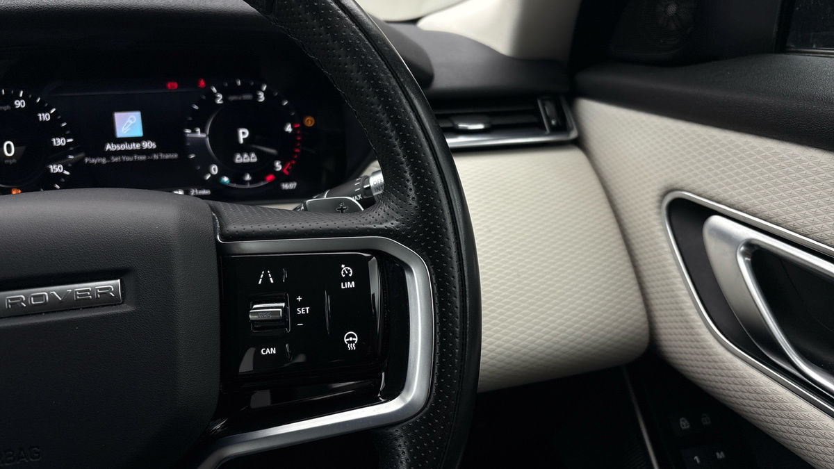 Land Rover Range Rover Velar Image 14