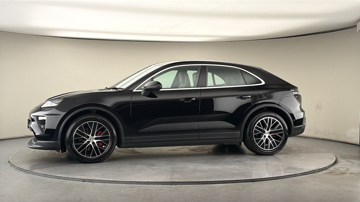 More views of Porsche Macan