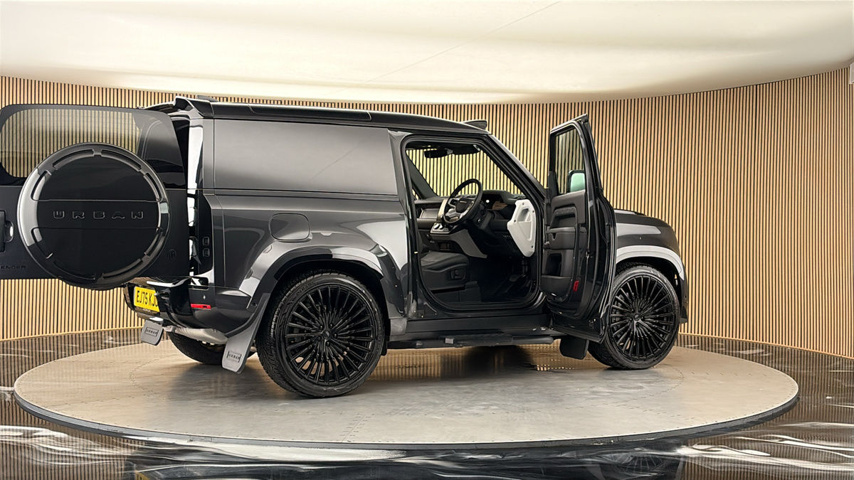 More views of Land Rover Defender 90