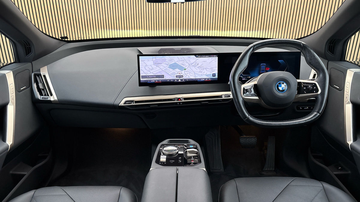 BMW iX Image 12