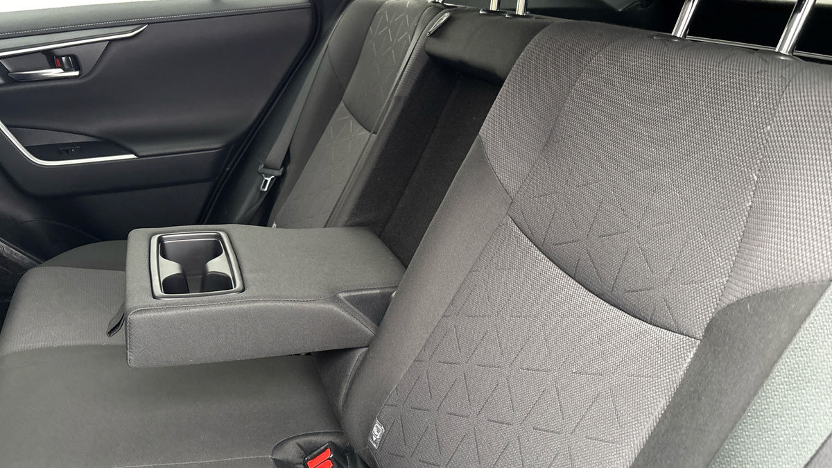 Toyota RAV4 Image 9