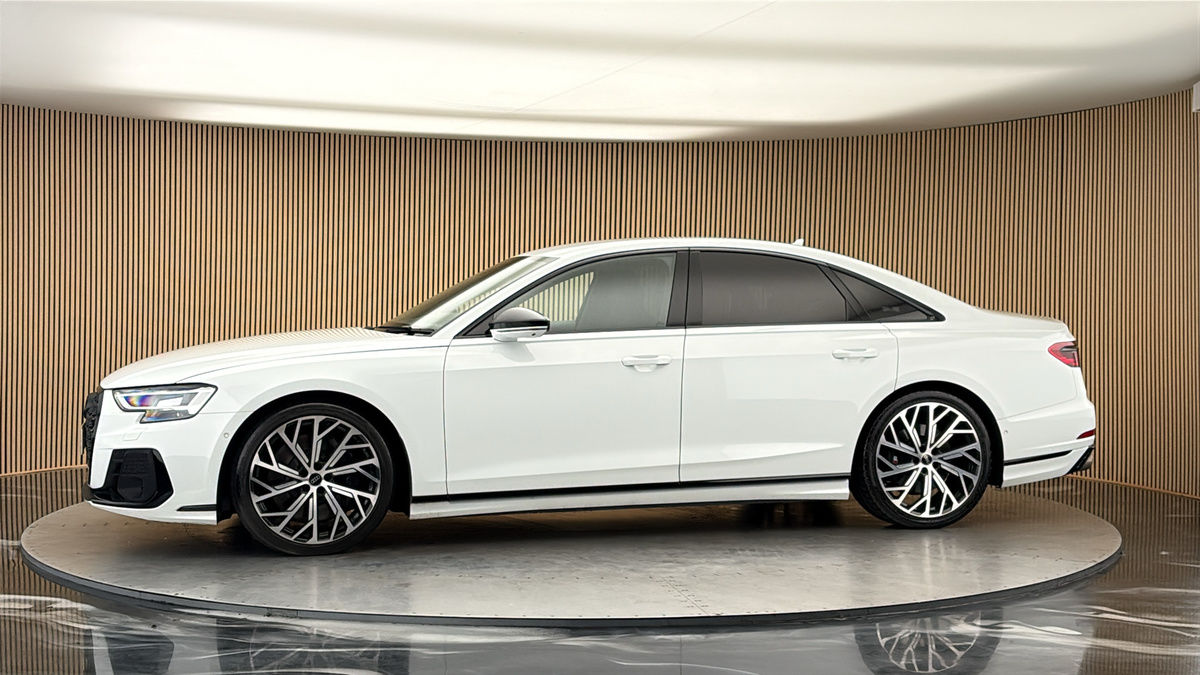 More views of Audi S8