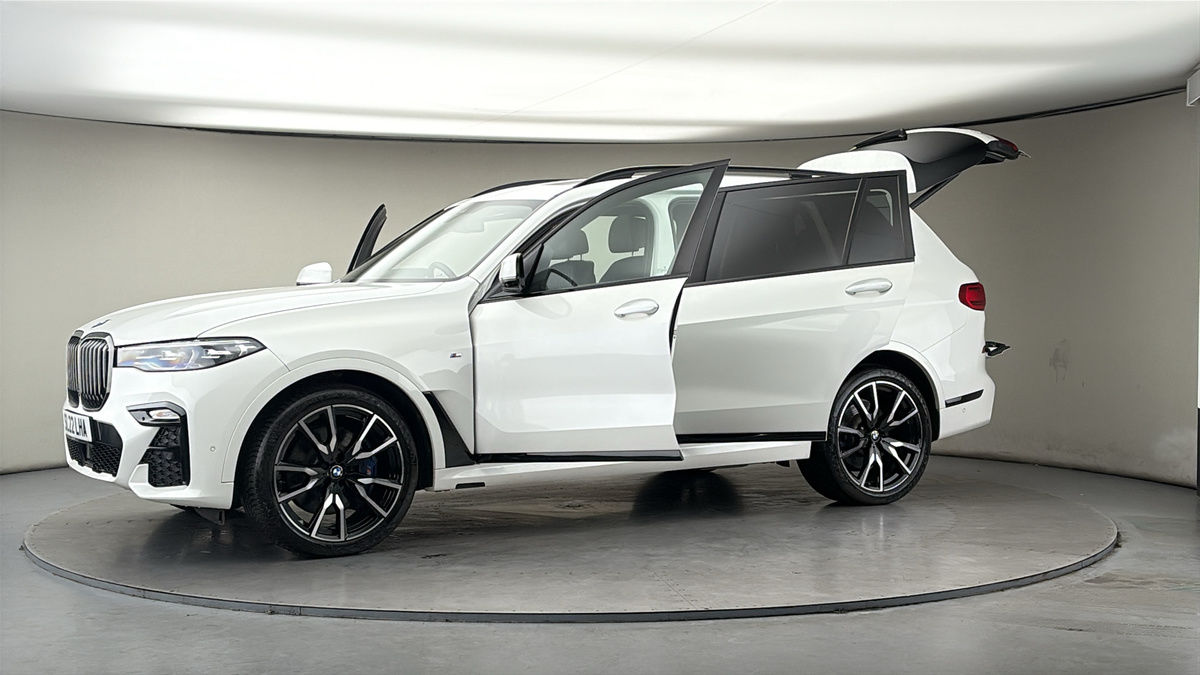 More views of BMW X7