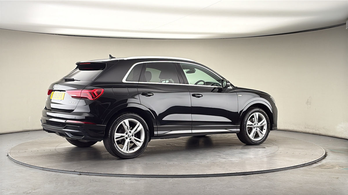 More views of Audi Q3