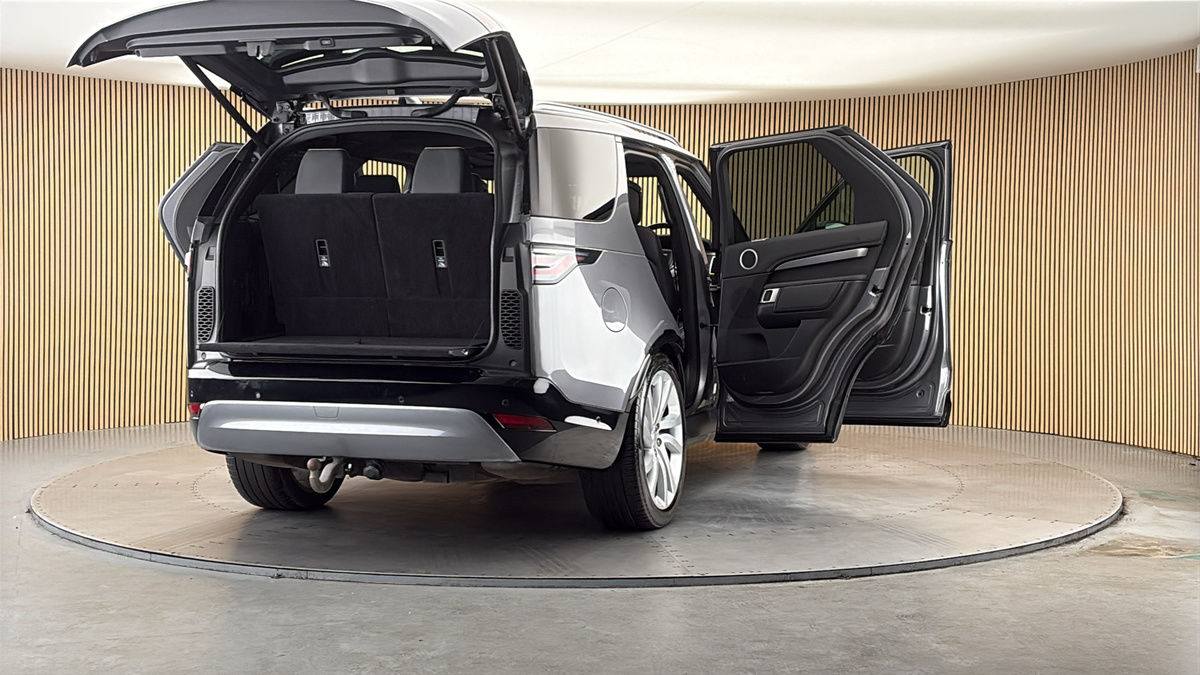 More views of Land Rover Discovery
