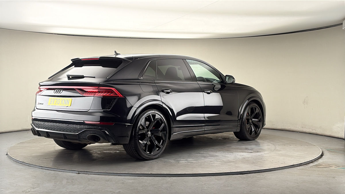 Audi RSQ8 Image 21