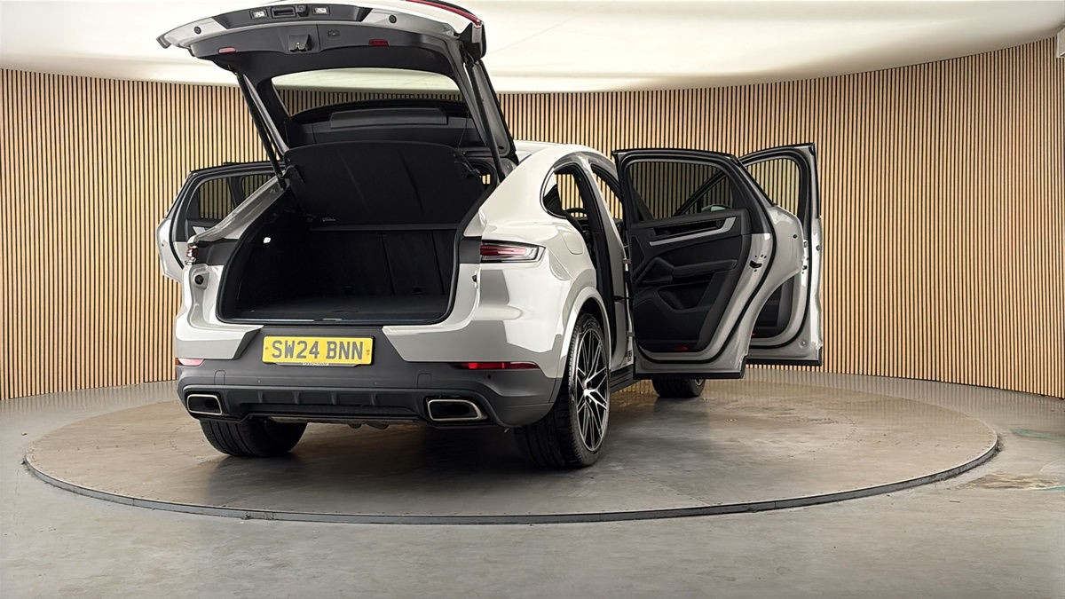 More views of Porsche Cayenne