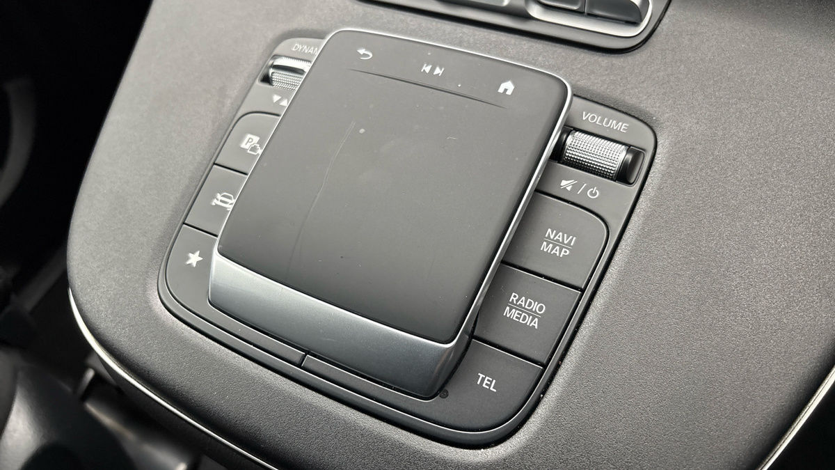 Mercedes-Benz V Class Image 27
