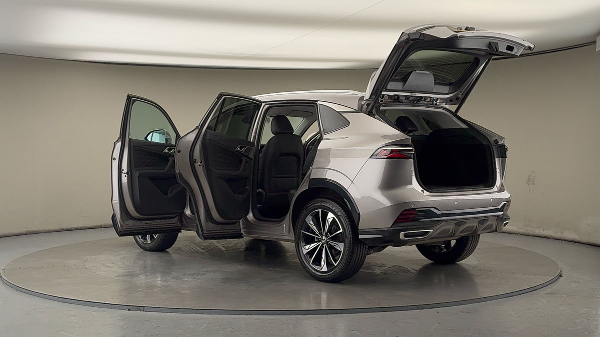 More views of MG MG HS