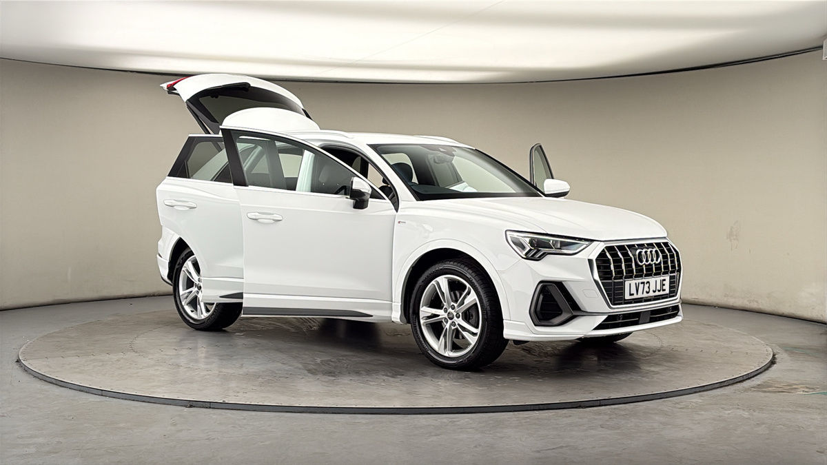 More views of Audi Q3