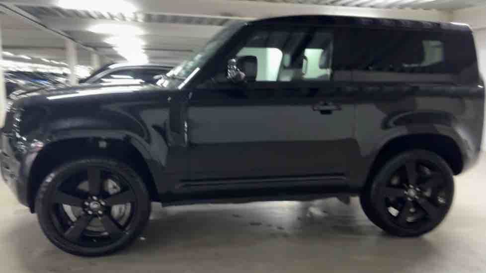 More views of Land Rover Defender 90