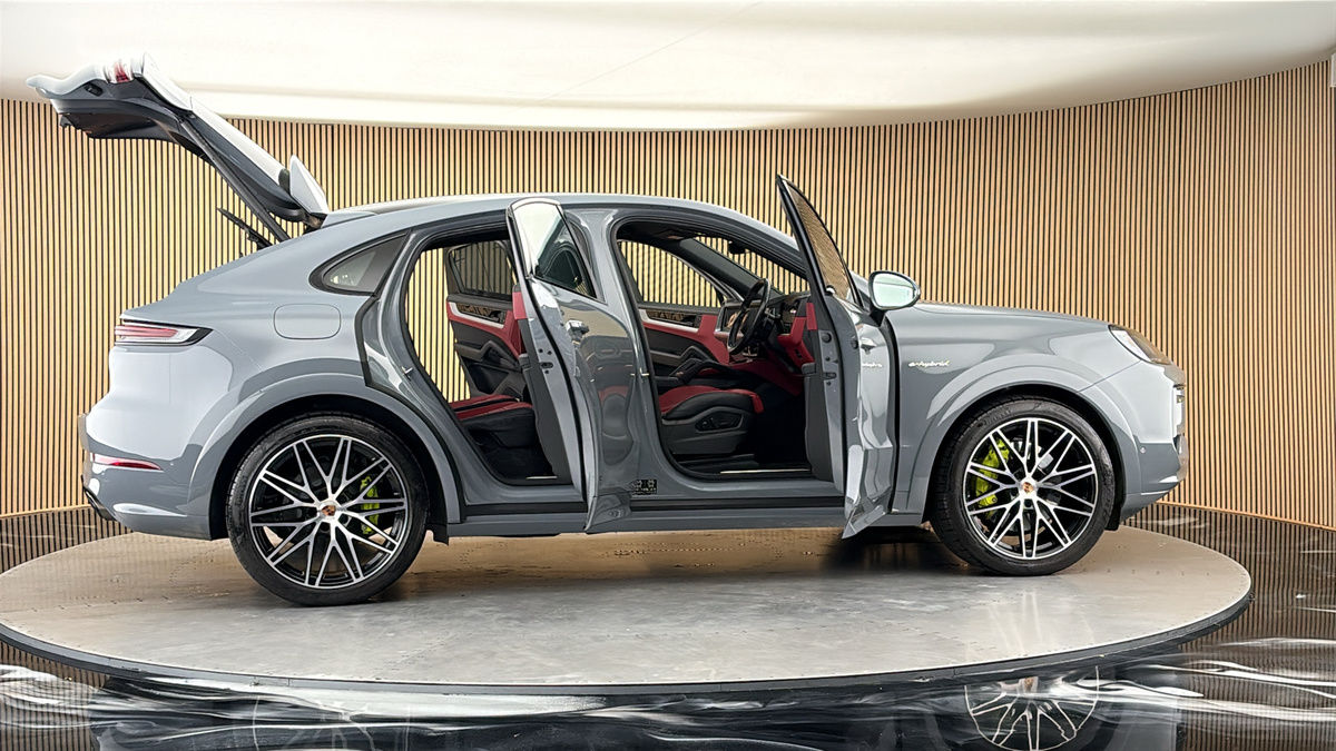 More views of Porsche Cayenne