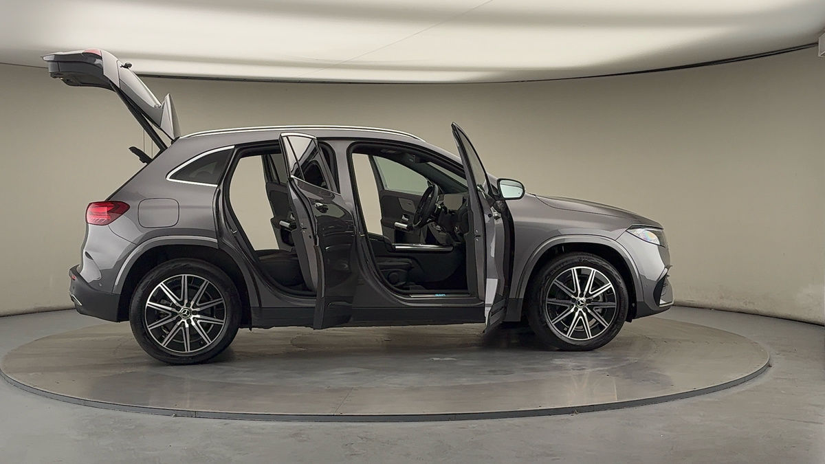 More views of Mercedes-Benz EQA