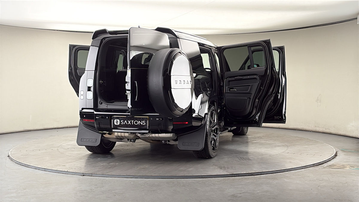 More views of Land Rover Defender 110