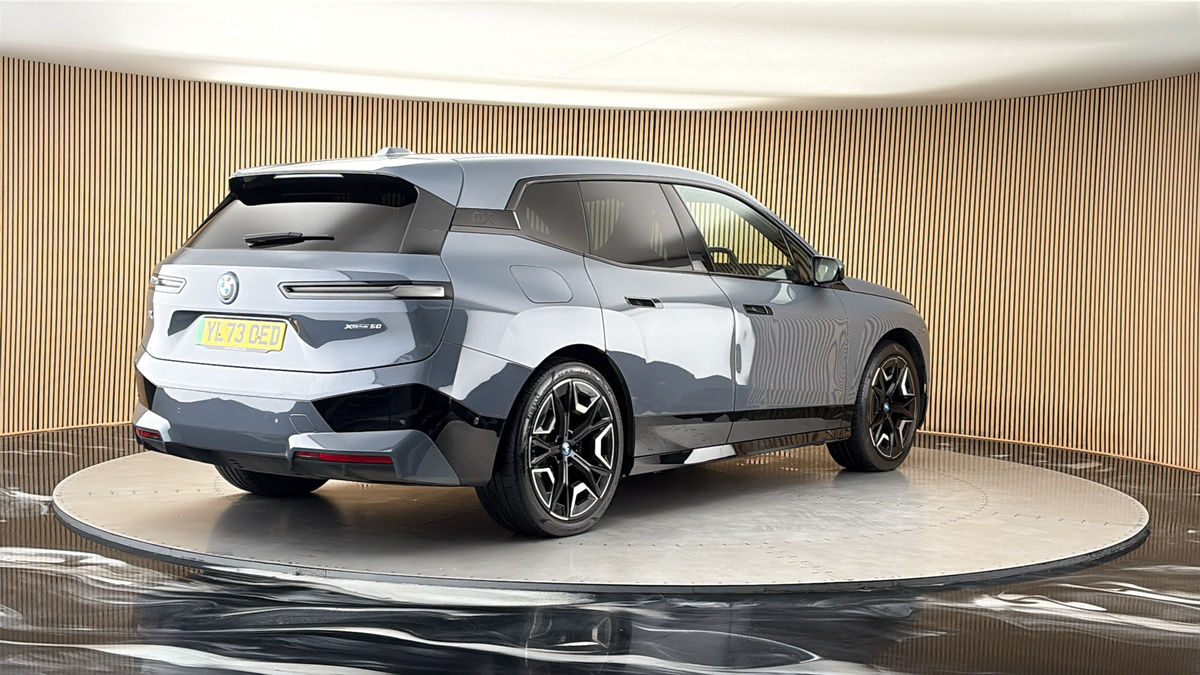 More views of BMW iX