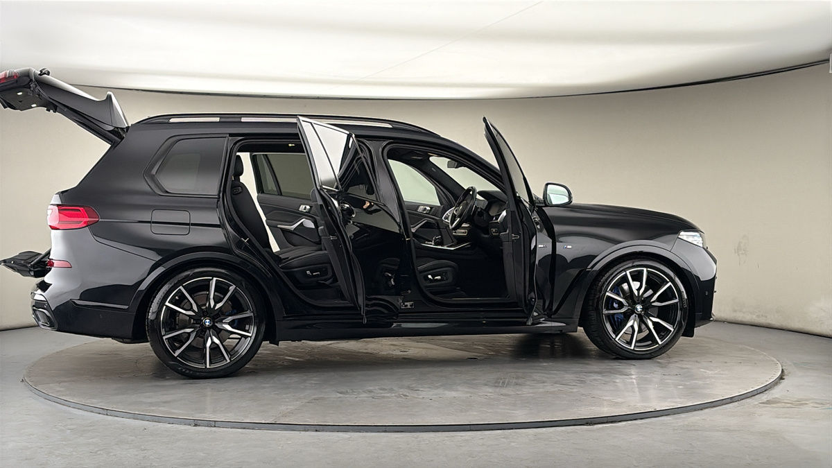 More views of BMW X7