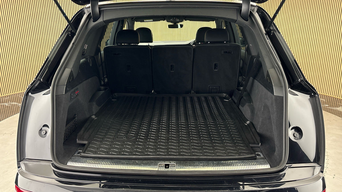 Audi Q7 Image 11