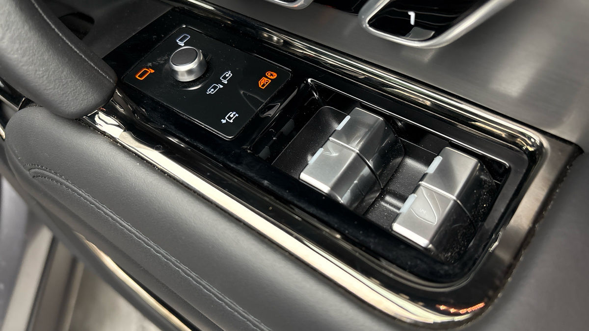 Land Rover Range Rover Sport Image 28
