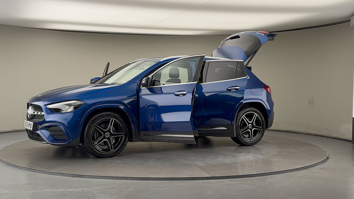 More views of Mercedes-Benz GLA