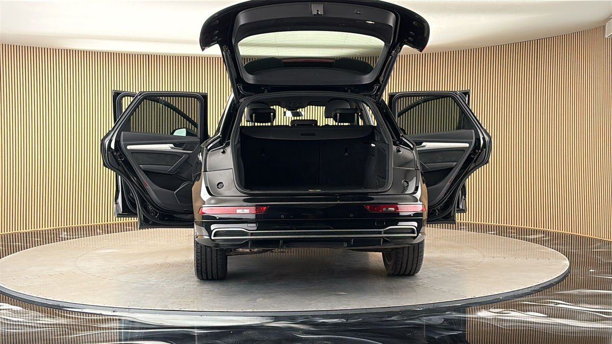More views of Audi Q5