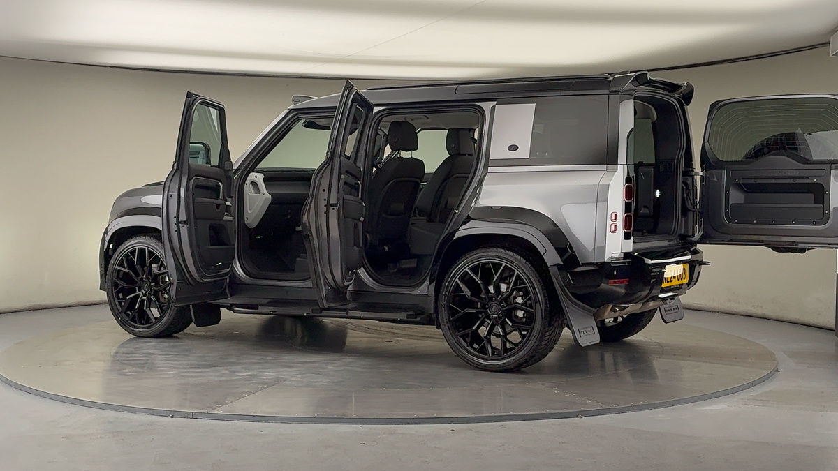 More views of Land Rover Defender 110