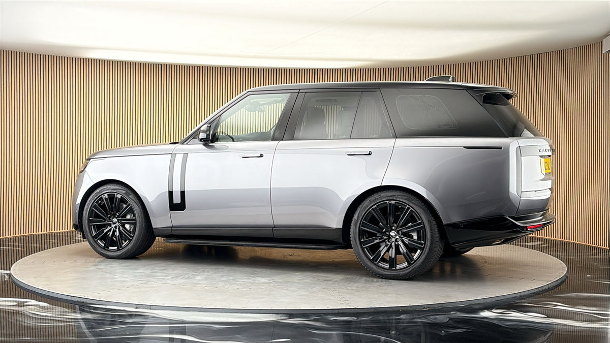 More views of Land Rover Range Rover