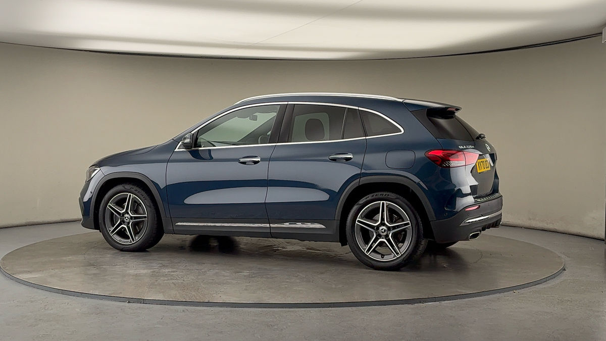 More views of Mercedes-Benz GLA