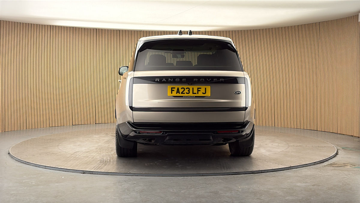 More views of Land Rover Range Rover