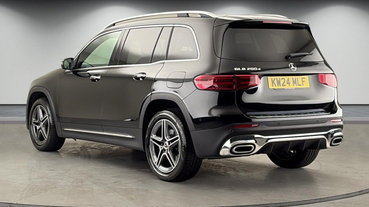 Mercedes-Benz GLB Image 2