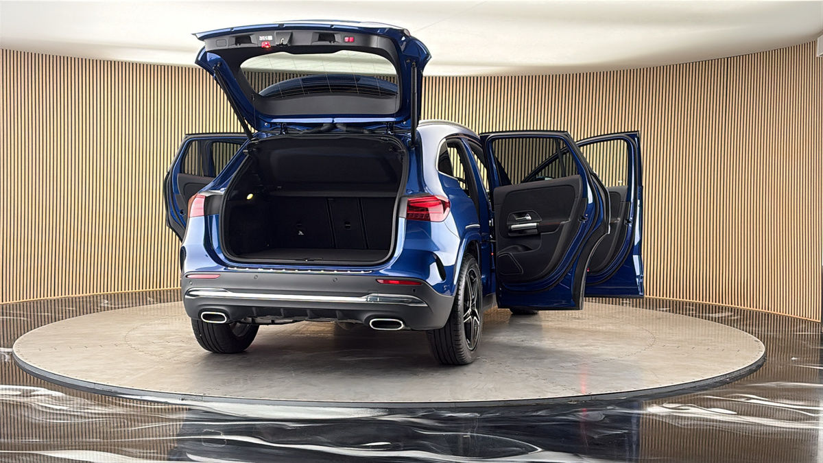 More views of Mercedes-Benz GLA